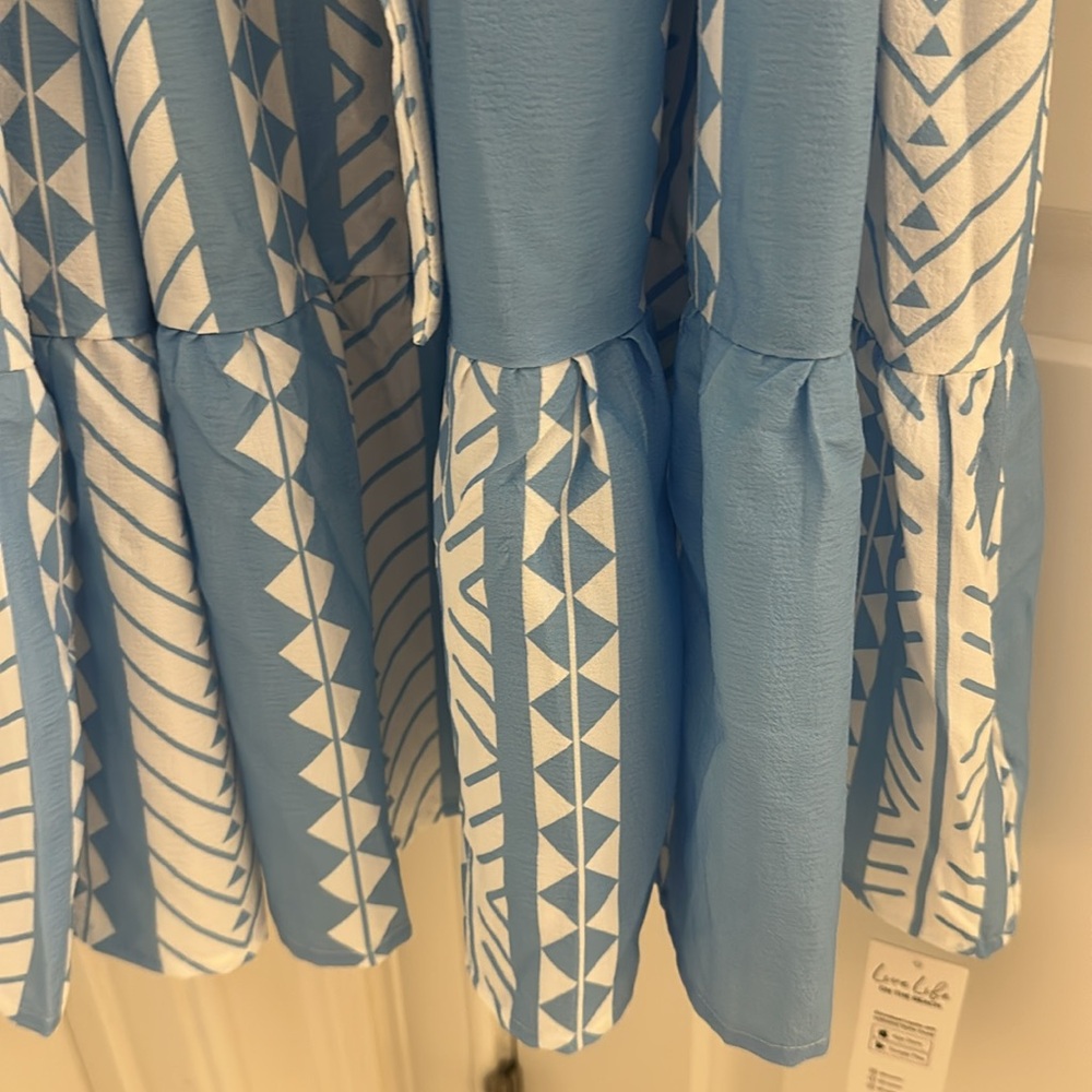 Cupshe Blue and White Geometric
Patchwork Dress - Picture 4 of 4